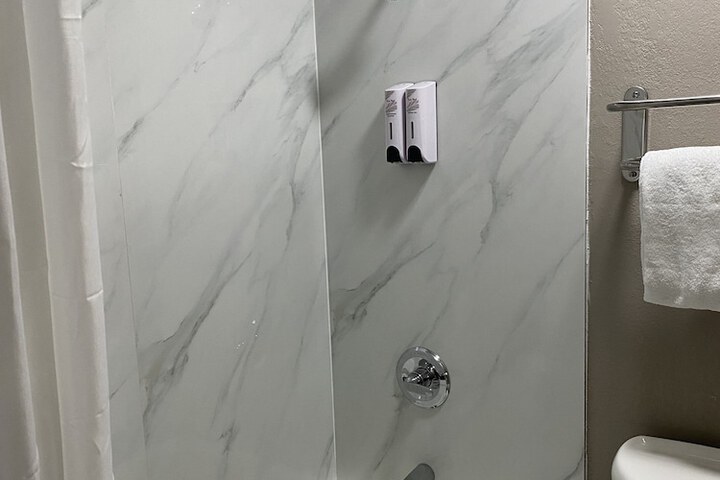 Room 10 of 17