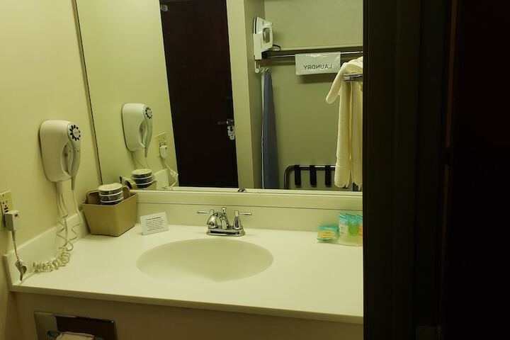 Room 21 of 25