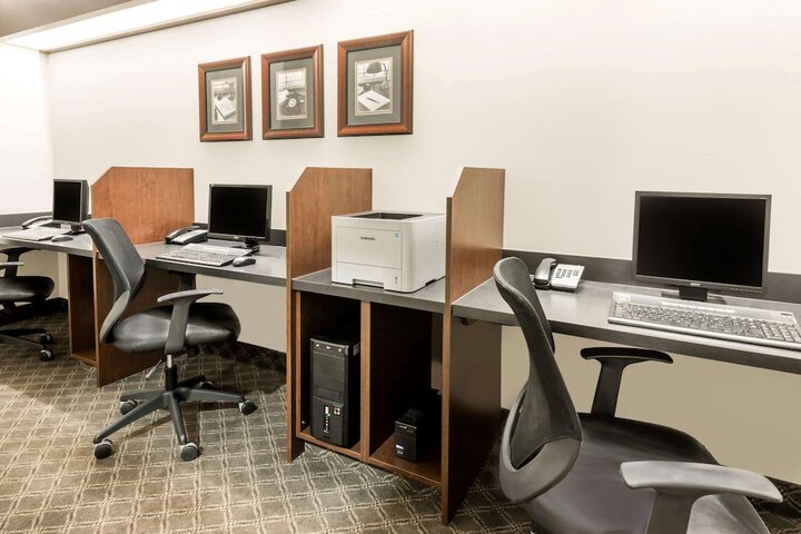 Business Center 29 of 29