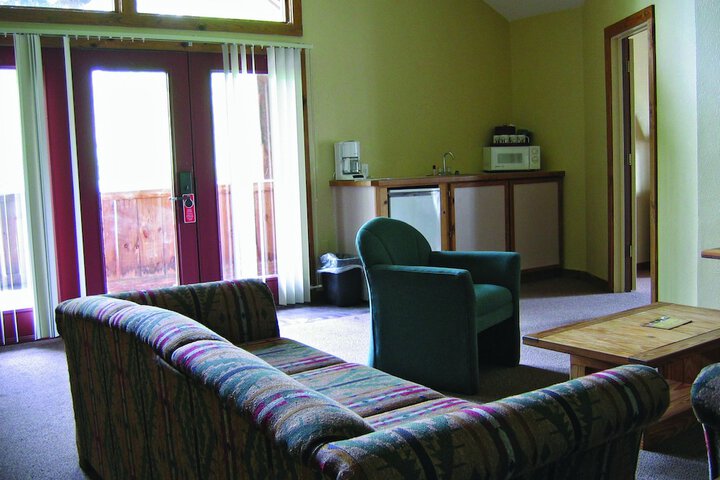 Room 24 of 85