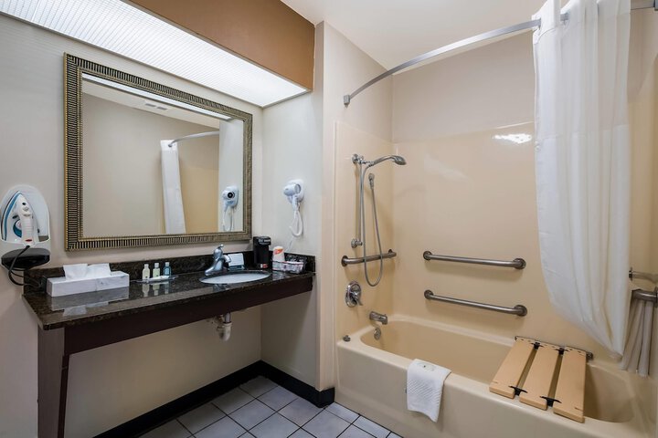 Quality Inn Johnson City I-26 exit 17