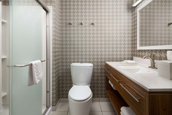 Room 15 of 34