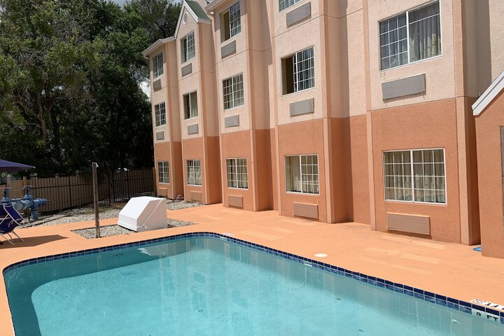 Pool 6 of 95