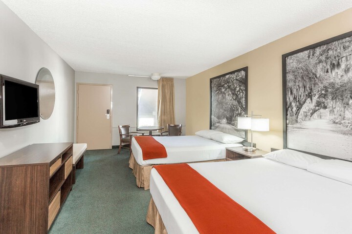 Room 19 of 21