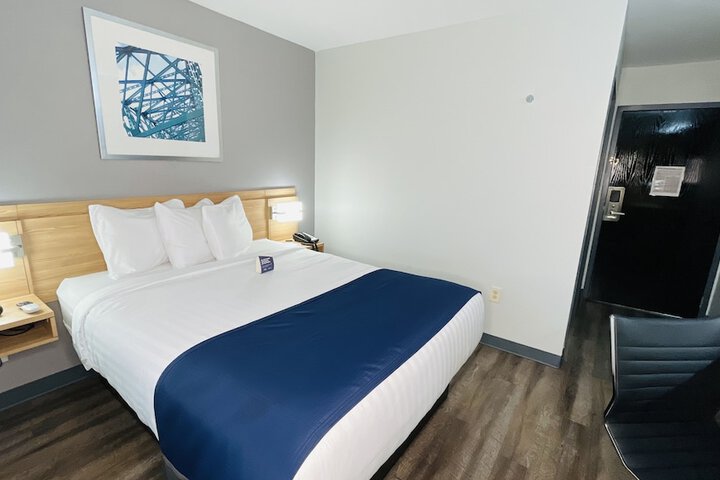 Room 13 of 24