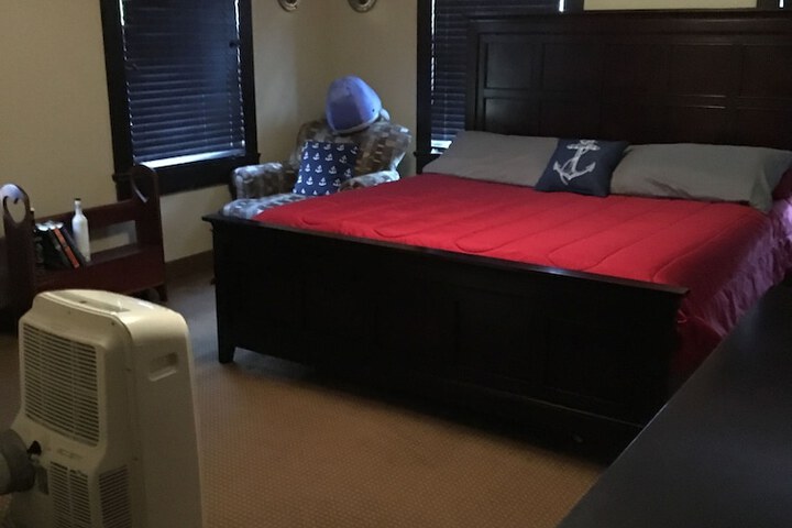 Room 35 of 41