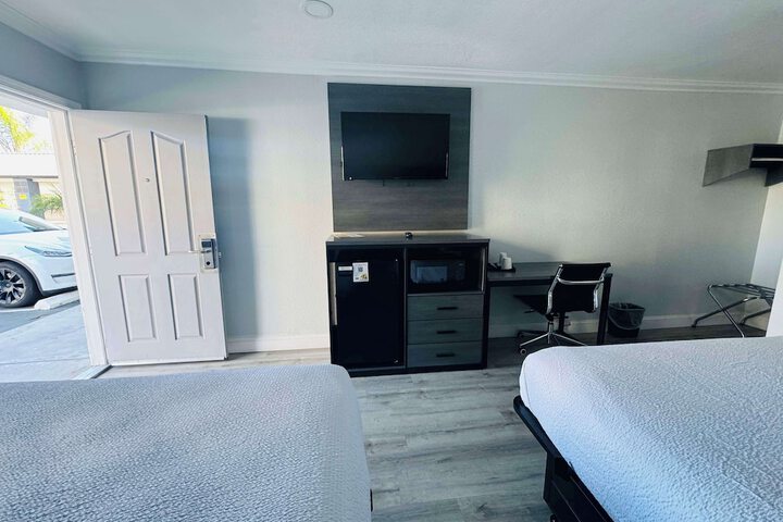 Room 17 of 26