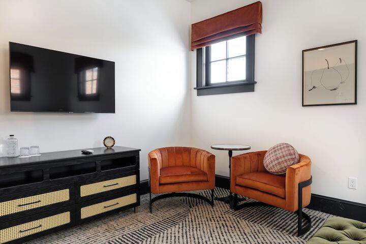 Room 56 of 76