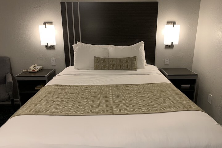 Room 19 of 32