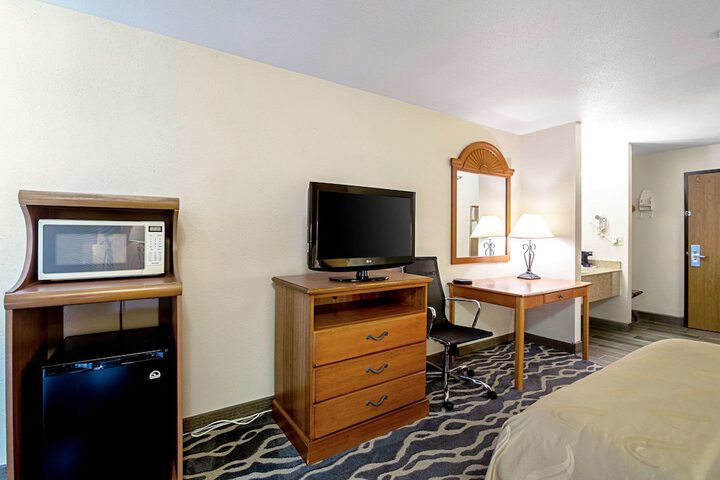 Room 14 of 30