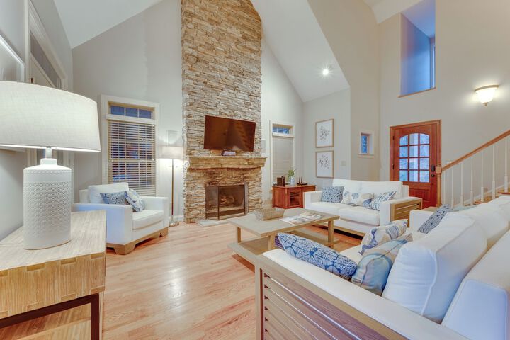 Waterfront Sherrills Ford Home w / Pool & Boat Dock