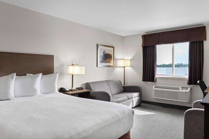 Days Inn by Wyndham Steinbach