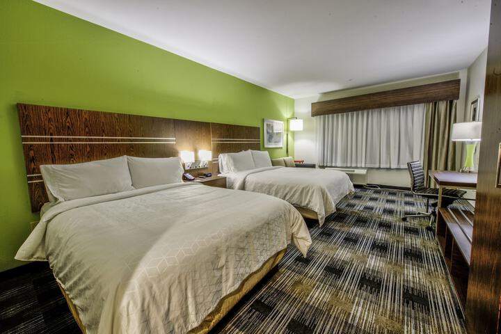 Holiday Inn Express & Suites Dallas NW - Farmers Branch by IHG