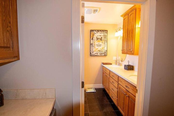 Tacit Shadow Resort Paradise Deluxe Suite Gym, Coffee Bar, Hot-Tub, Free Laundry, Food Available