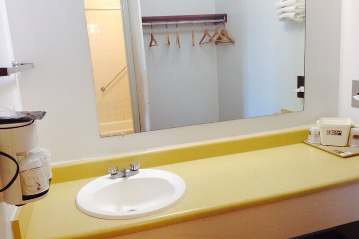 Room 18 of 29