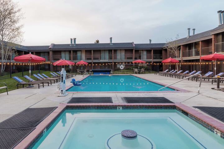 Pool 16 of 85