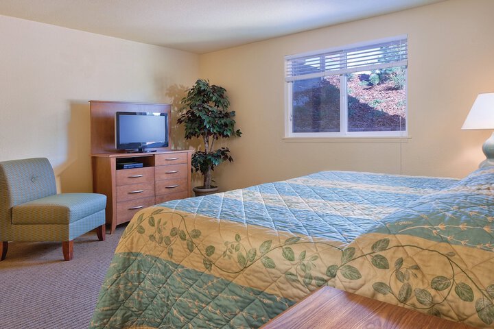 Room 13 of 20
