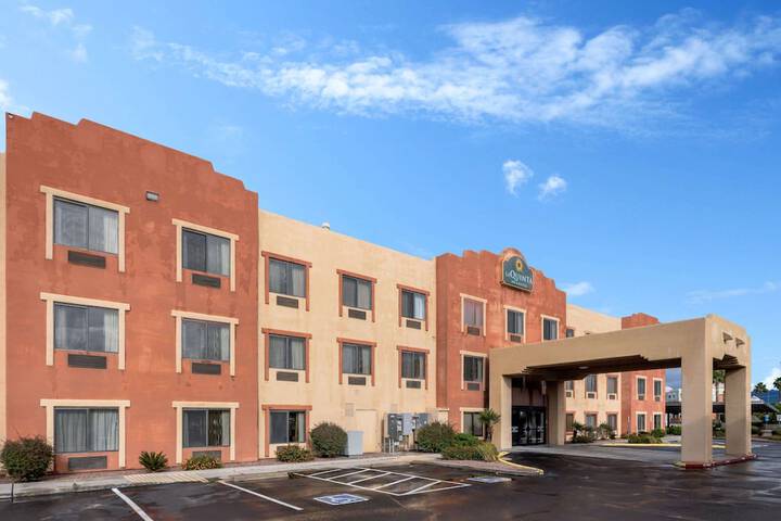 Hotel 5 of 55