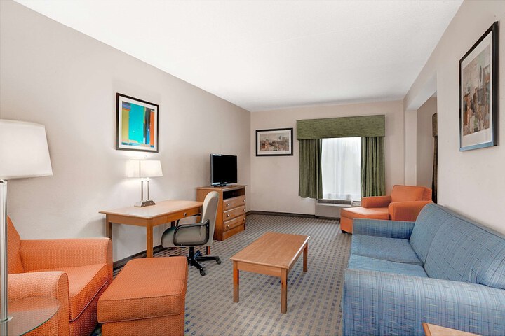 Room 6 of 21