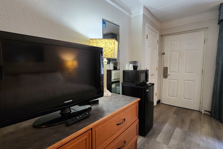 Room 35 of 47