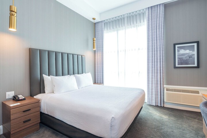 Sandman Signature Sherwood Park Hotel
