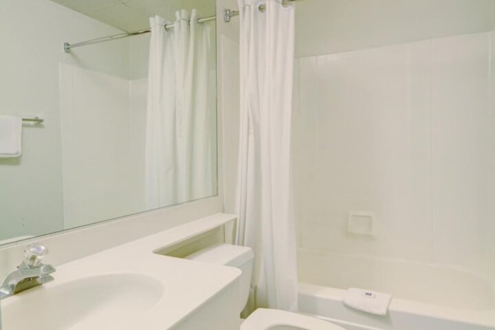 Room 21 of 28