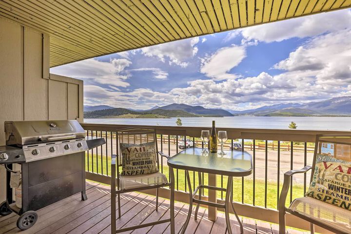 Lakefront Dillon Condo w / Pool Access: Near Skiing