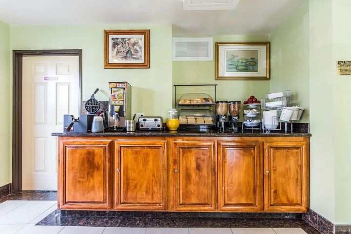 Breakfast/Coffee Service 35 of 41