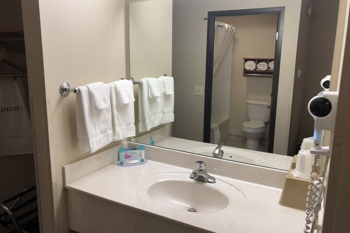 Room 21 of 35