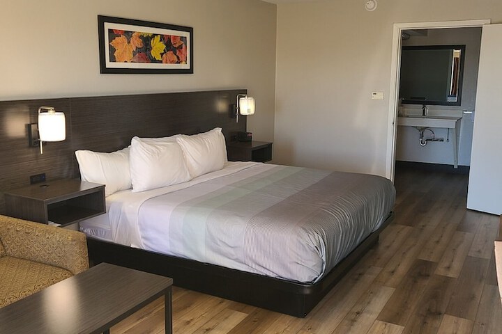 Room 8 of 14
