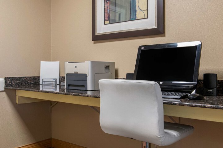 Business Center 36 of 36