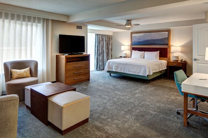 Room 70 of 103