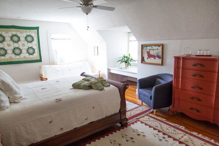 Room 18 of 25