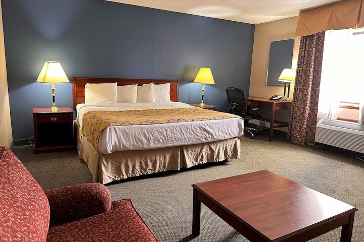 Room 8 of 19