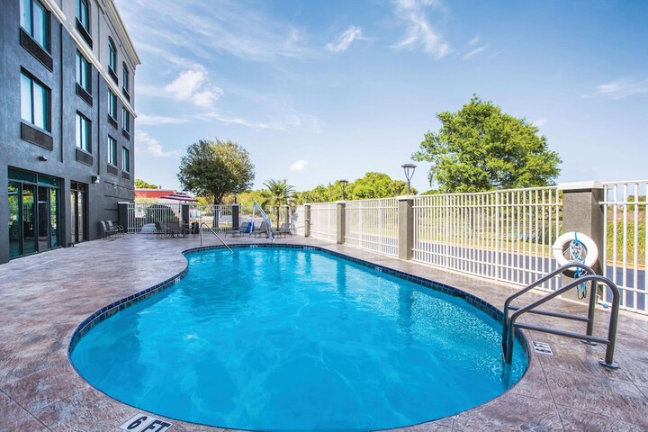 Pool 6 of 34