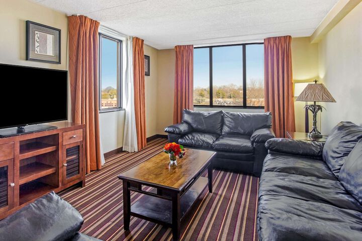 Room 32 of 45