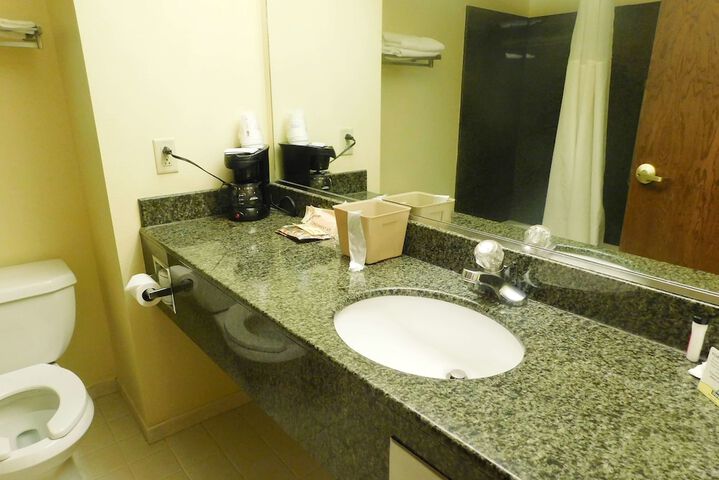 Room 33 of 43
