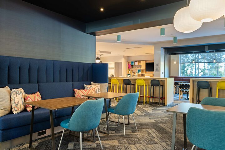 Home2 Suites by Hilton Atlanta Airport College Park