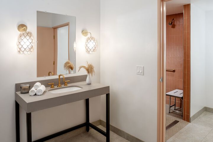 Room 29 of 34