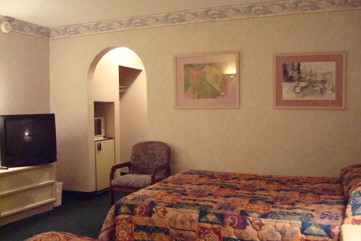 Room 23 of 29