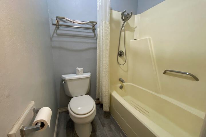 Room 12 of 17