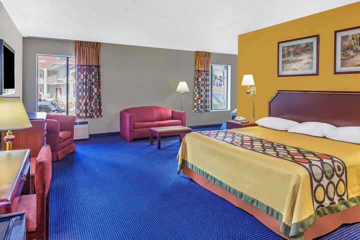 Super 8 by Wyndham Morristown / South