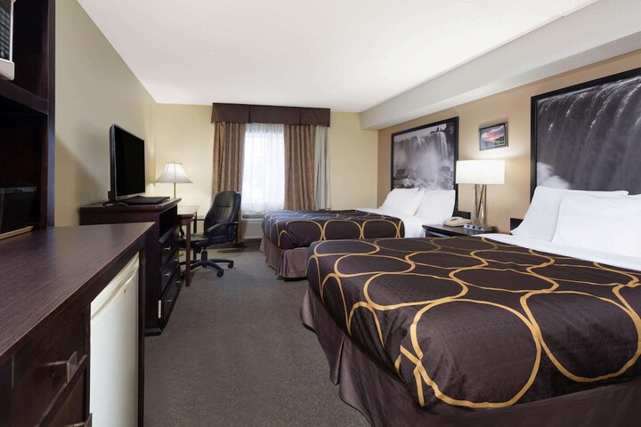 Room 12 of 25