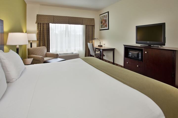 Room 32 of 48