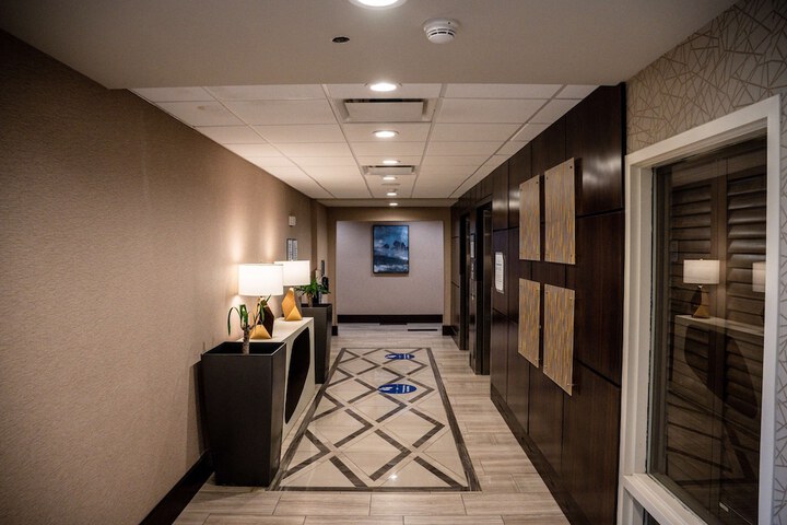 Hotel Interior 29 of 158