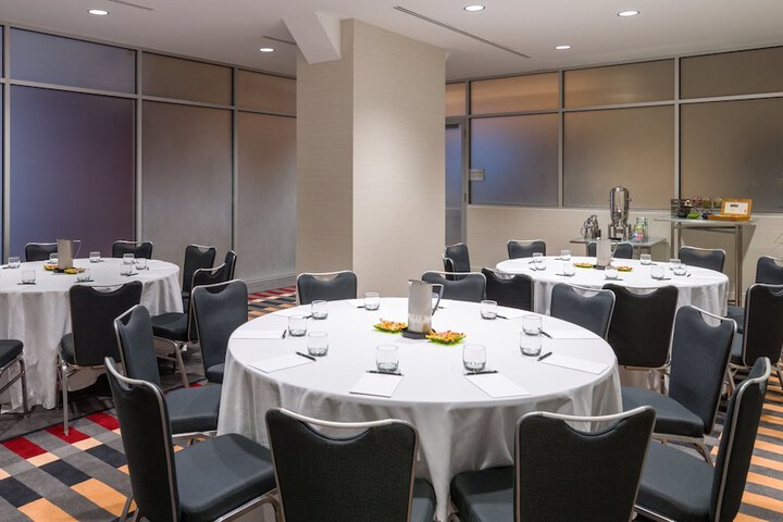 Ballroom/Hall 123 of 133
