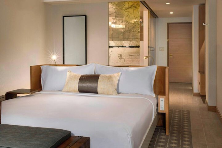 Room 15 of 82