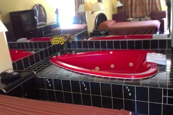 Hot Tub 60 of 64
