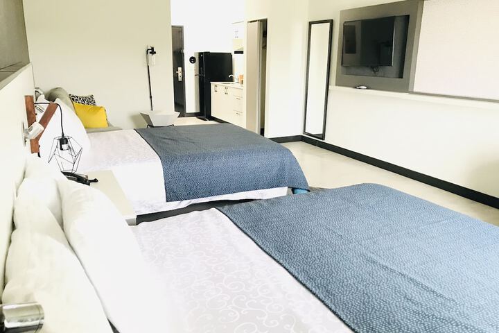 Room 51 of 68