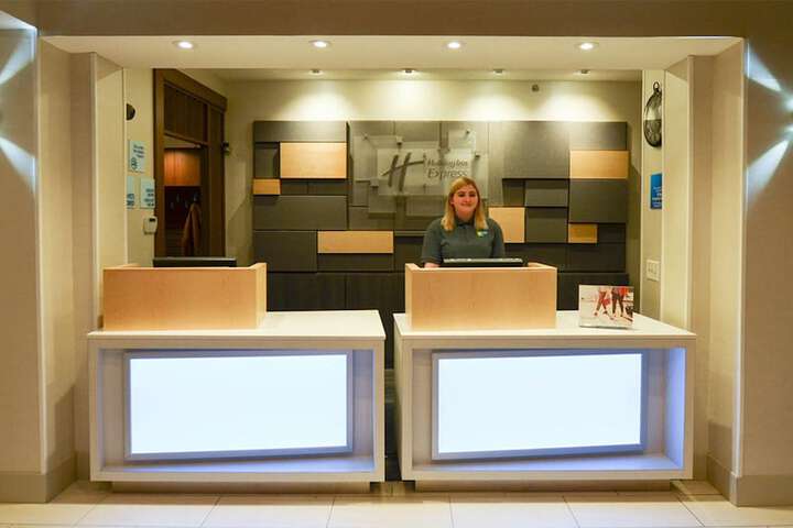 Holiday Inn Express Pittsburgh-Bridgeville by IHG